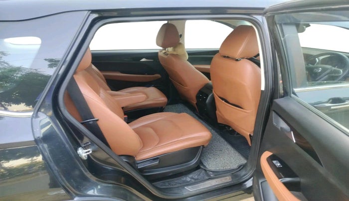 2022 MG HECTOR PLUS SHARP 1.5 PETROL TURBO CVT 6-STR, Petrol, Automatic, 76,369 km, interior
