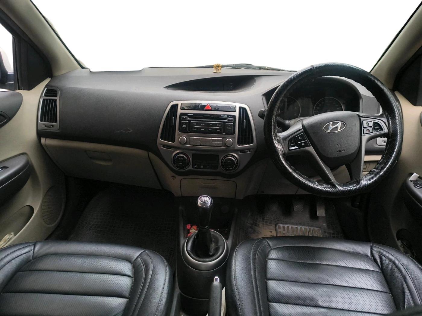 2013 Hyundai i20 SPORTZ 1.4 CRDI, Diesel, Manual, 77,434 km, interior