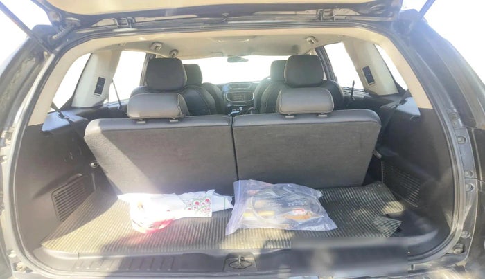 2019 Tata Hexa XTA 4X2 6 STR, Diesel, Automatic, 97,958 km, exterior