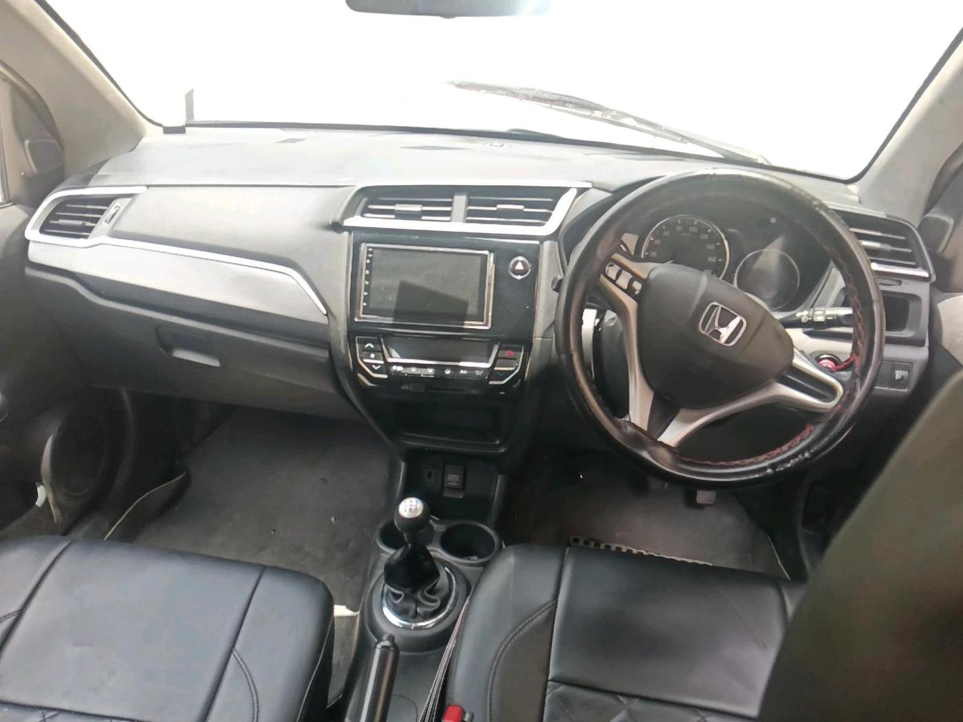 2016 Honda BR-V 1.5L I- DTEC VX, Diesel, Manual, 1,68,589 km, interior