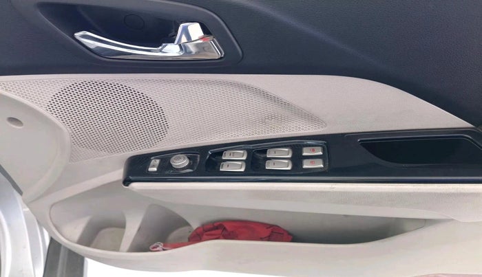 2022 Mahindra XUV300 W8 1.5 DIESEL, Diesel, Manual, 63,731 km, interior