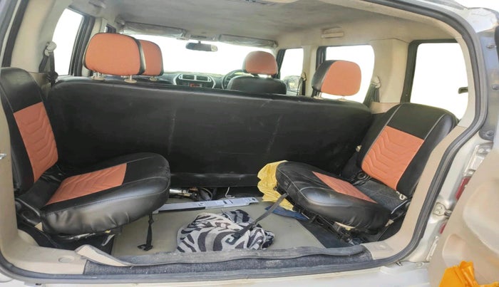 2016 Mahindra TUV300 T8, Diesel, Manual, 85,596 km, interior