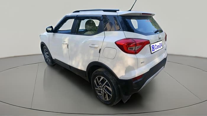 2023 Mahindra XUV300 W8 (O) 1.5 DIESEL, Diesel, Manual, 25,815 km, exterior