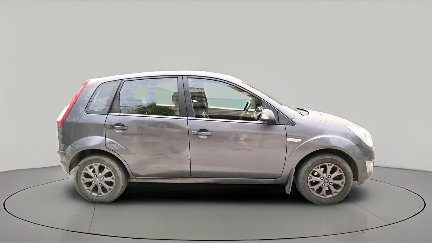2015 Ford Figo TITANIUM 1.2 PETROL, Petrol, Manual, 1,30,218 km, exterior