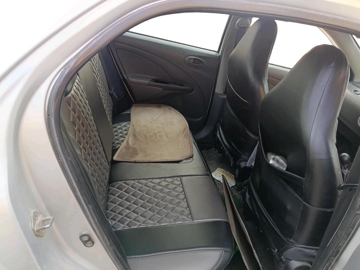 2013 Toyota Etios G, CNG, Manual, 1,30,949 km, interior