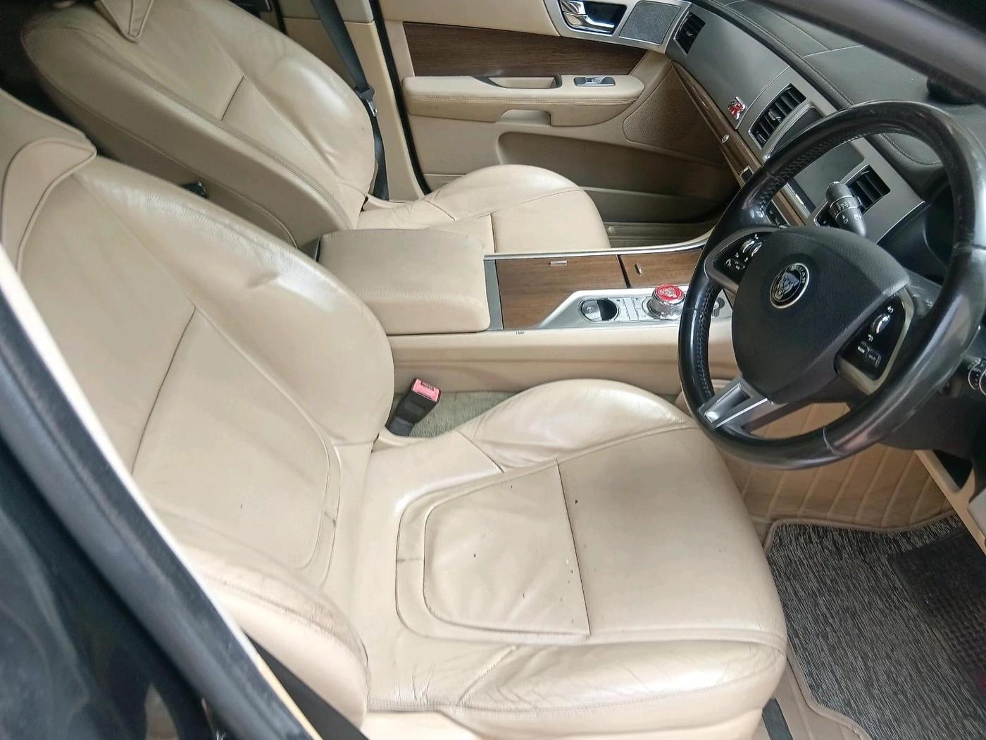 2014 Jaguar XF 2.2 DIESEL, Diesel, Automatic, 93,862 km, interior