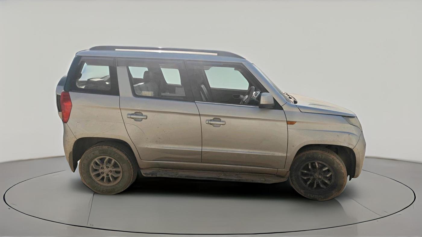 2016 Mahindra TUV300 T8, Diesel, Manual, 90,000 km, exterior