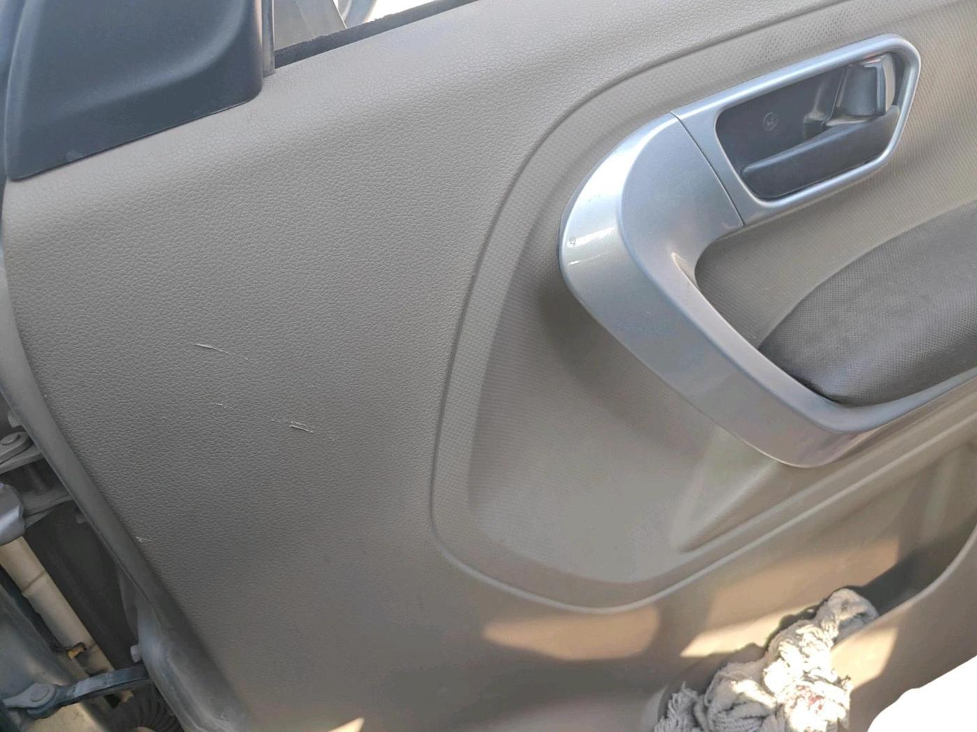 2016 Mahindra TUV300 T8, Diesel, Manual, 90,000 km, interior