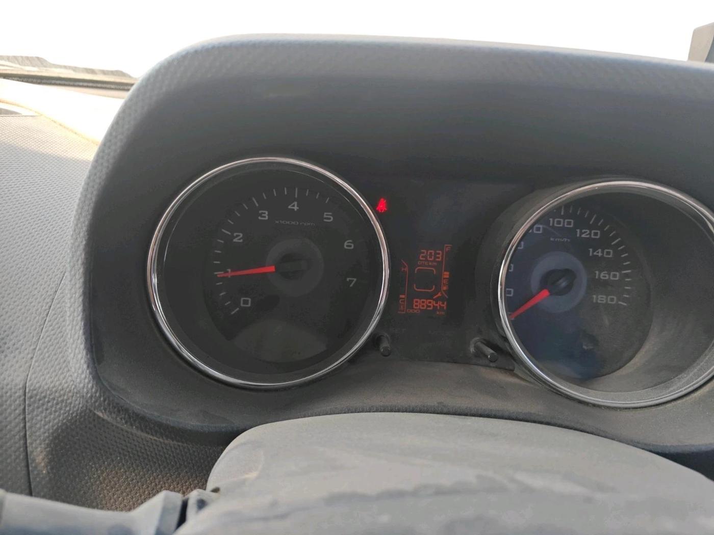 2016 Mahindra TUV300 T8, Diesel, Manual, 90,000 km, interior