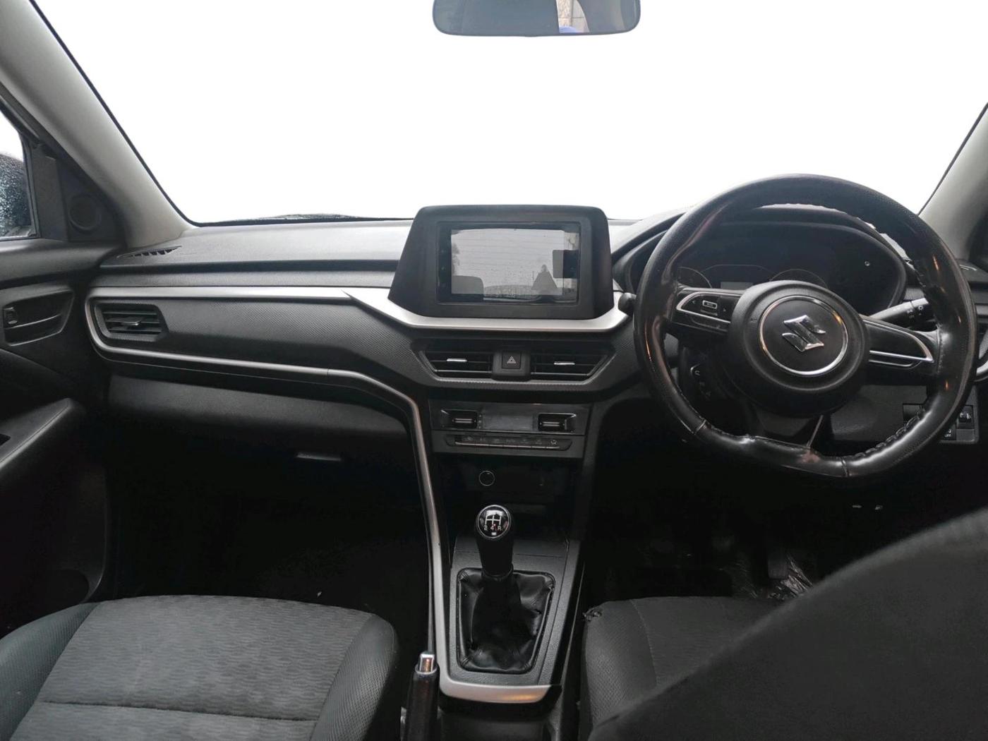 2022 Maruti BREZZA VXI SMART HYBRID, Petrol, Manual, 28,692 km, interior