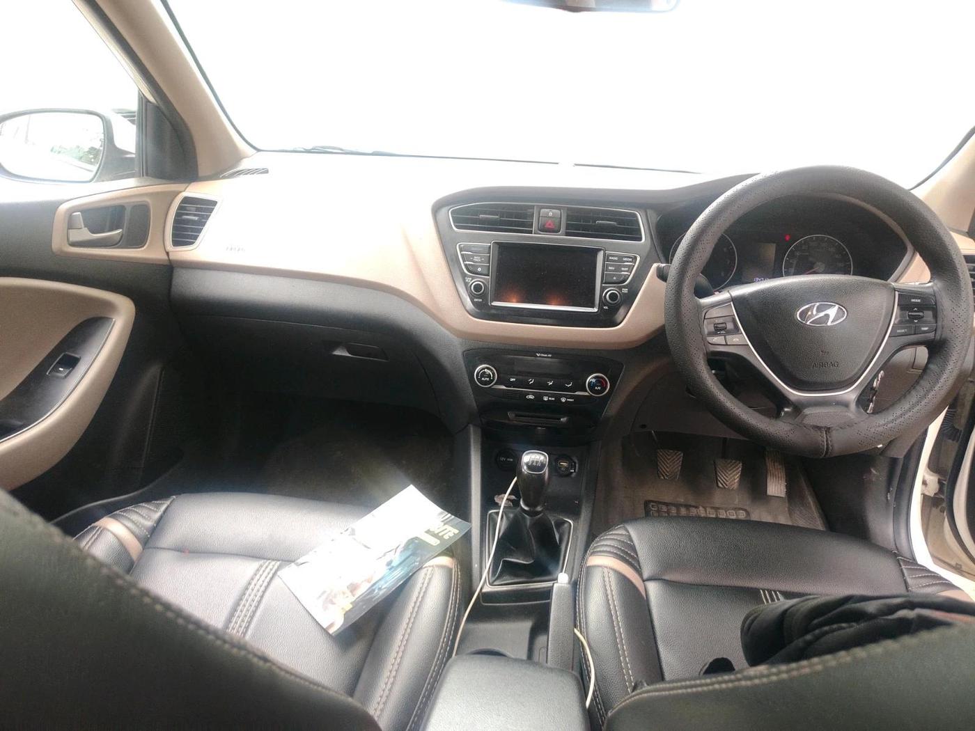 2018 Hyundai Elite i20 ASTA 1.2, Petrol, Manual, 1,34,717 km, interior