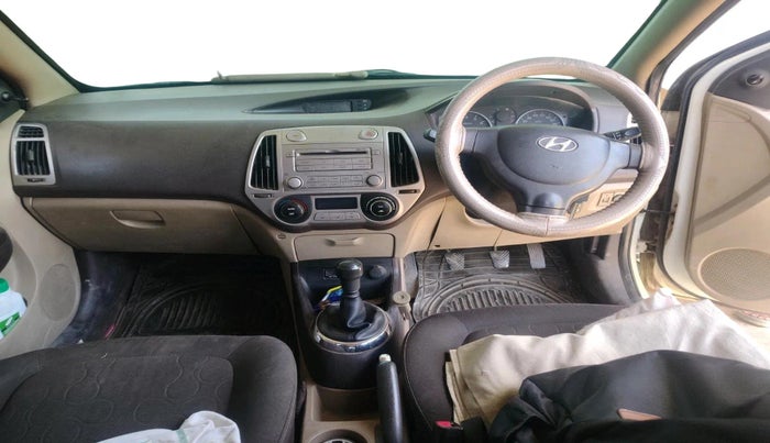 2011 Hyundai i20 MAGNA 1.2, CNG, Manual, 7,90,000 km, interior