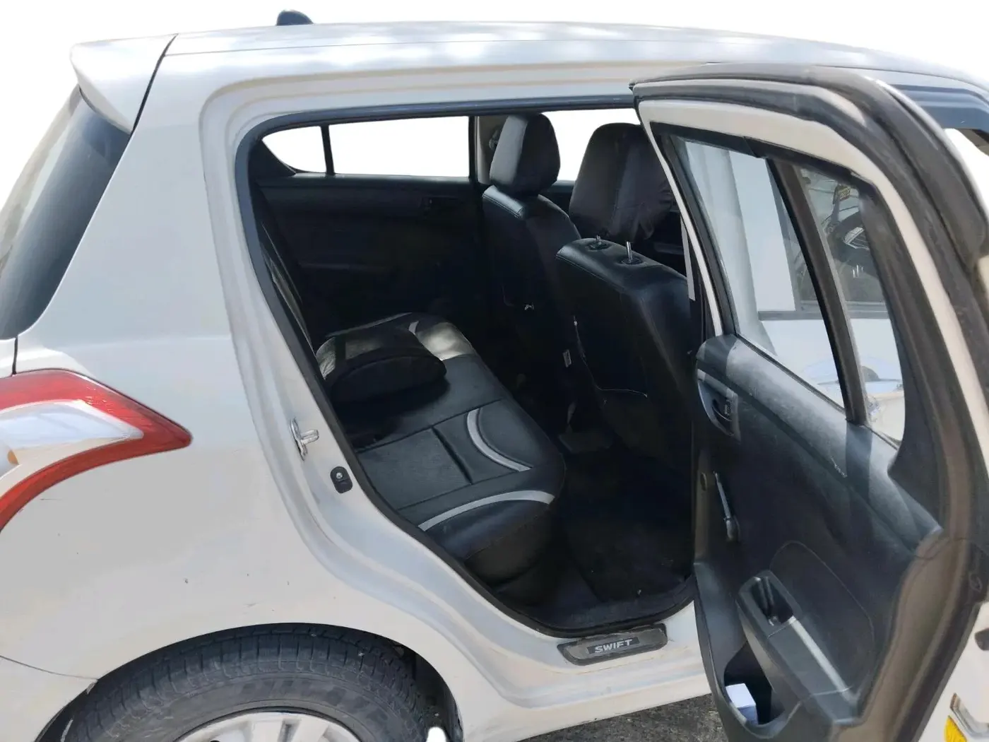 2014 Maruti Swift LXI, Petrol, Manual, 1,00,330 km, interior