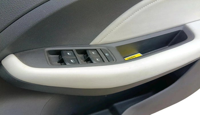 2023 MG ASTOR STYLE 1.5 MT, Petrol, Manual, 30,232 km, interior