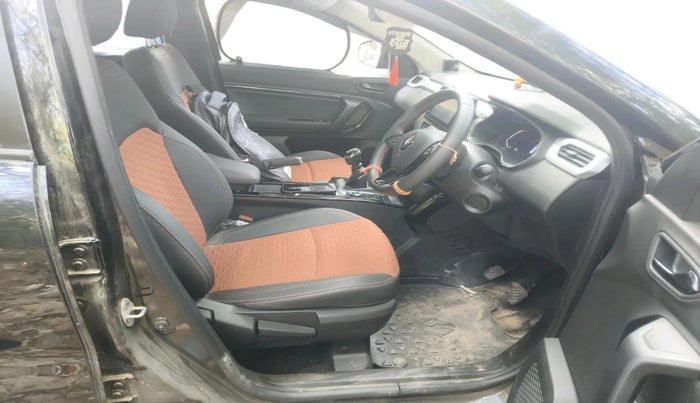 2025 Renault Kiger RXZ MT, Petrol, Manual, 7,237 km, interior