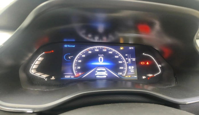 2025 Renault Kiger RXZ MT, Petrol, Manual, 7,237 km, interior