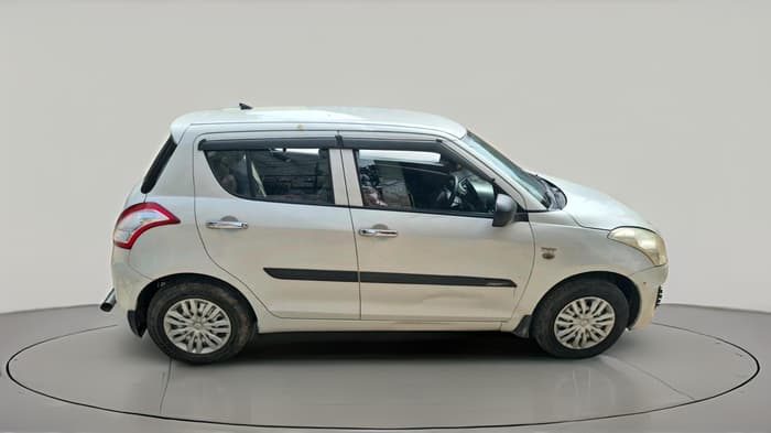 2017 Maruti Swift LXI (O), CNG, Manual, 69,393 km, exterior