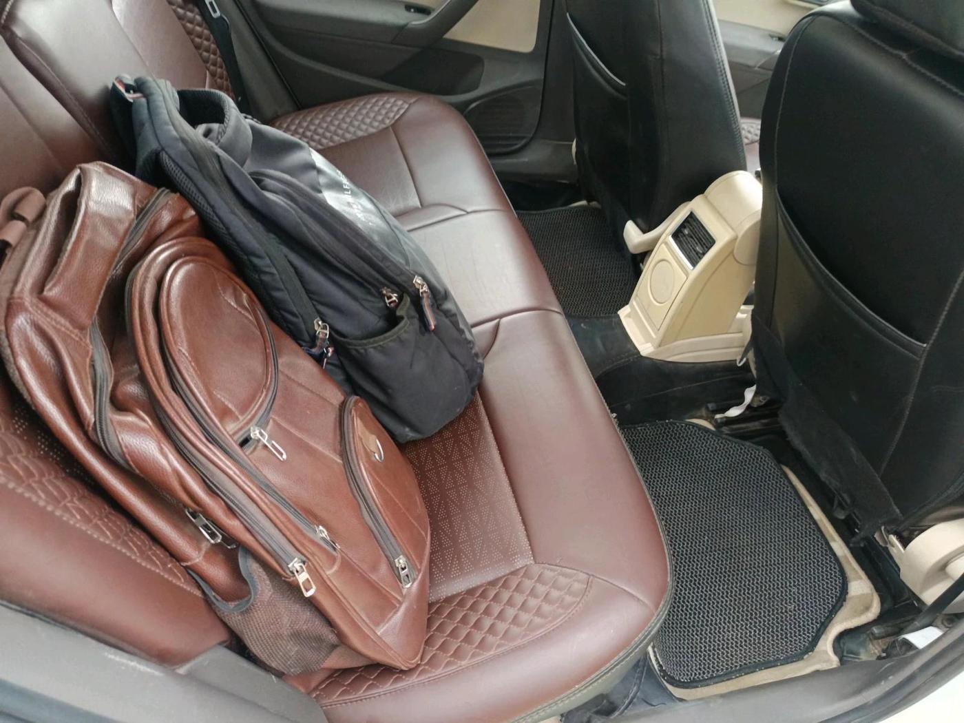 2011 Volkswagen Vento HIGHLINE 1.6 MPI, Petrol, Manual, 1,10,794 km, interior