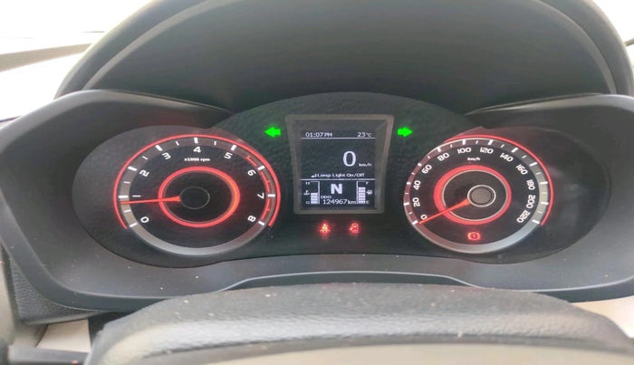 2021 Mahindra XUV300 W8 (O) 1.2 PETROL, Petrol, Manual, 1,24,967 km, interior