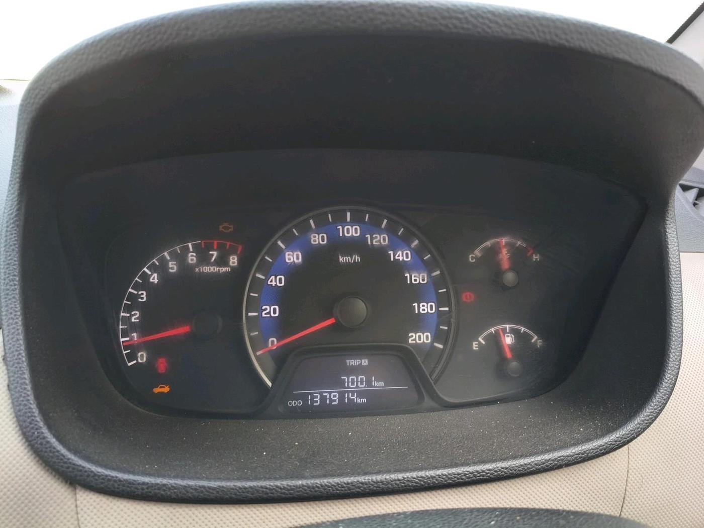 2014 Hyundai Xcent S 1.2, Petrol, Manual, 1,37,914 km, interior