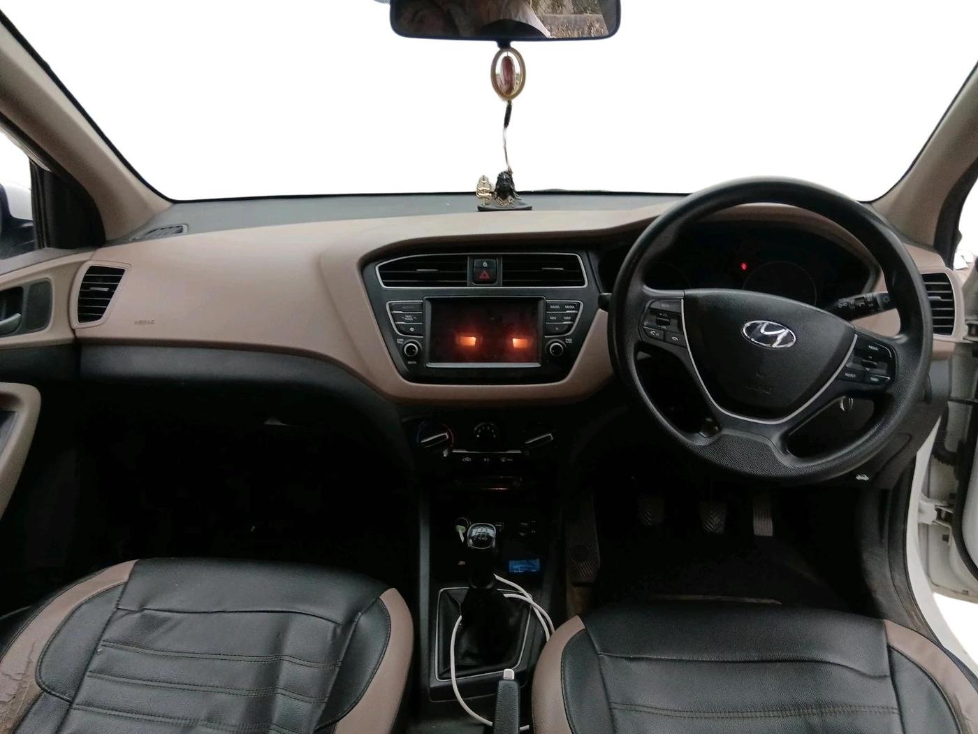 2019 Hyundai Elite i20 SPORTZ PLUS 1.2, Petrol, Manual, 1,51,747 km, interior