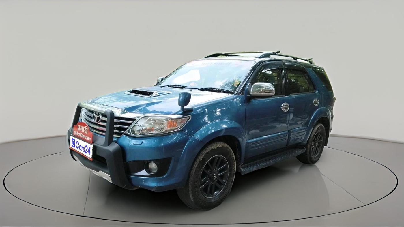 2012 Toyota Fortuner 3.0 4X4 MT, Diesel, Manual, 1,12,356 km, exterior