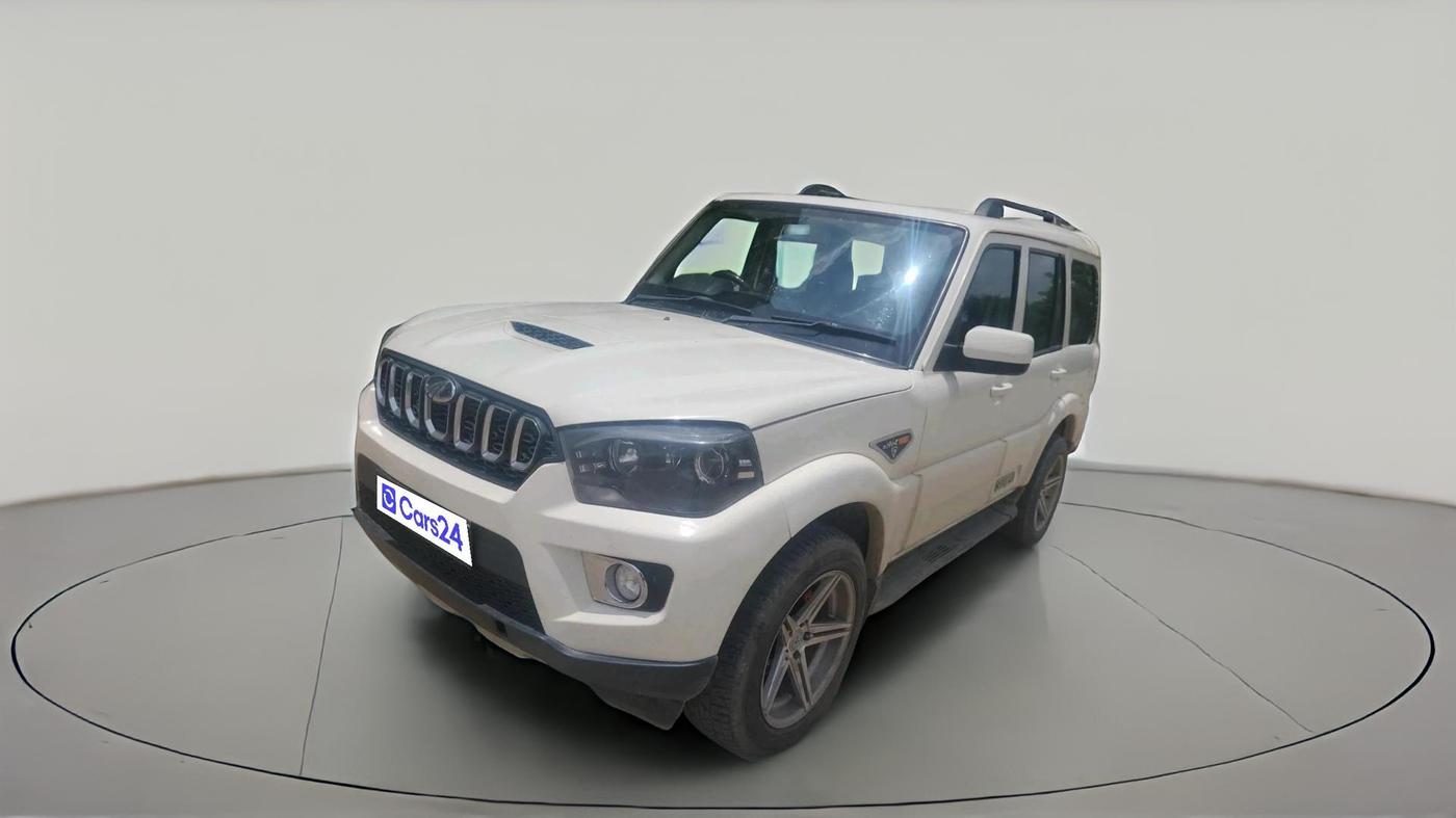 2017 Mahindra Scorpio S6 PLUS 1.99 INTELLI-HYBRID, Diesel, Manual, 96,524 km, exterior
