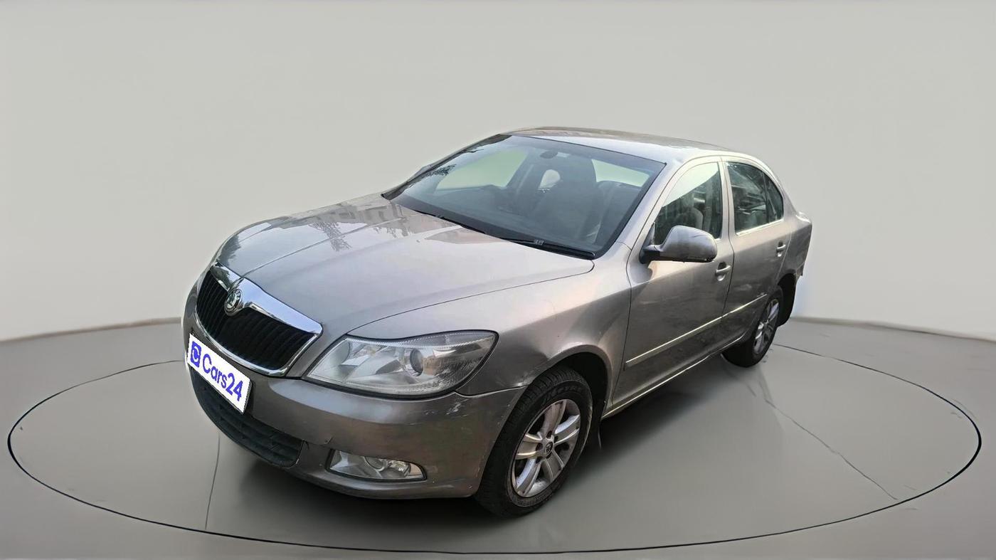 2012 Skoda Laura AMBIENTE 2.0 TDI CR MT, Diesel, Manual, 1,21,923 km, exterior
