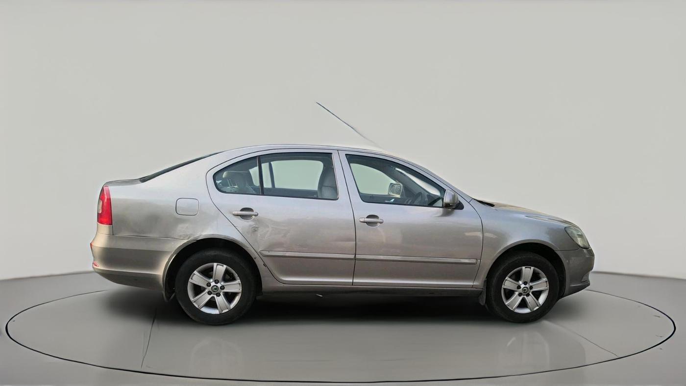 2012 Skoda Laura AMBIENTE 2.0 TDI CR MT, Diesel, Manual, 1,21,923 km, exterior