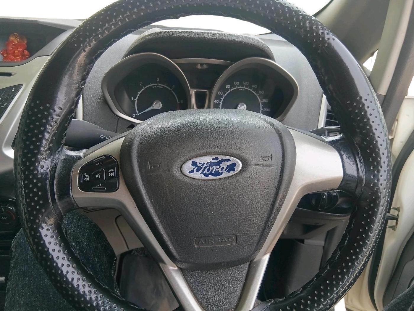 2014 Ford Ecosport TITANIUM 1.5L DIESEL, Diesel, Manual, 1,59,769 km, interior