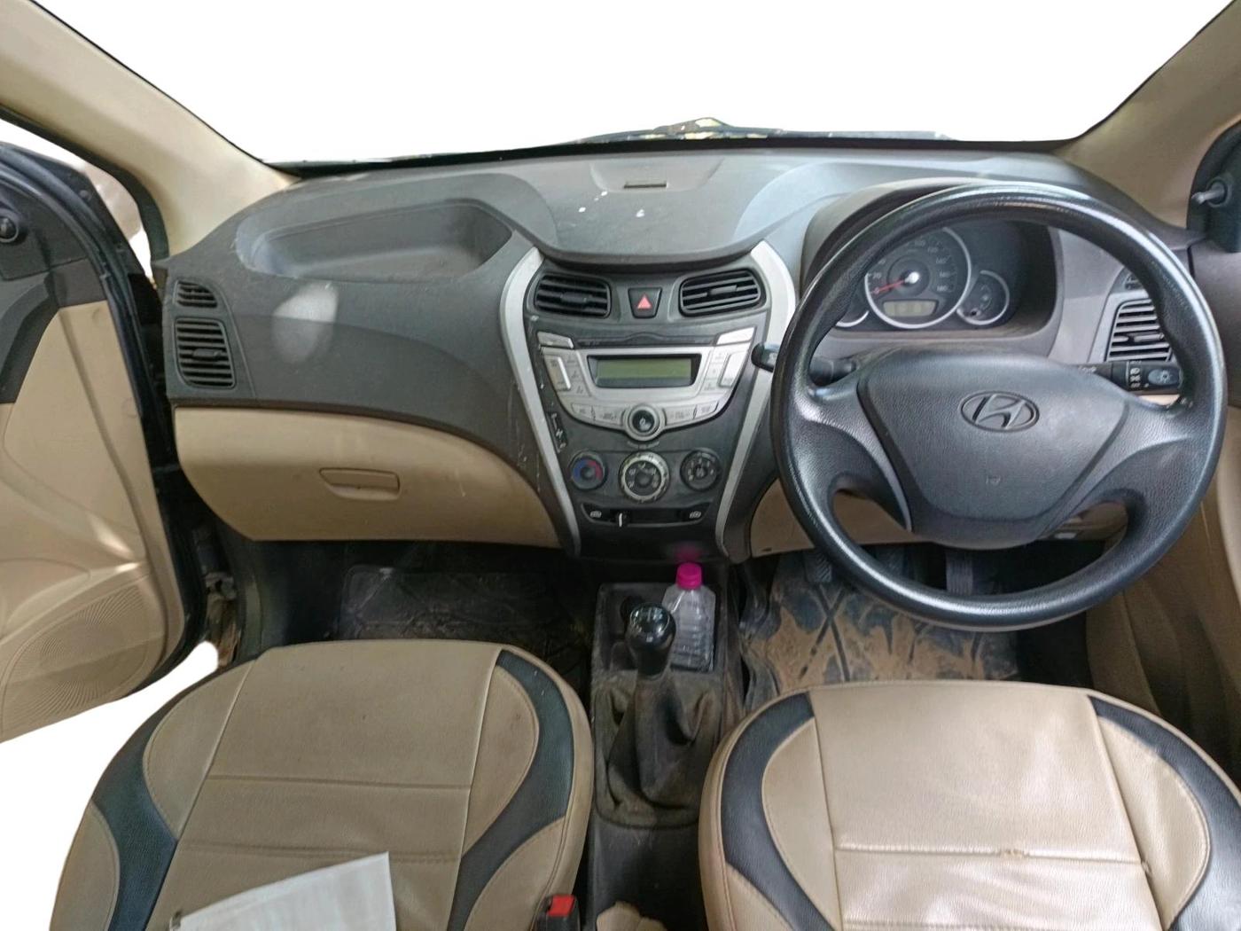 2016 Hyundai Eon MAGNA +, Petrol, Manual, 1,08,932 km, interior
