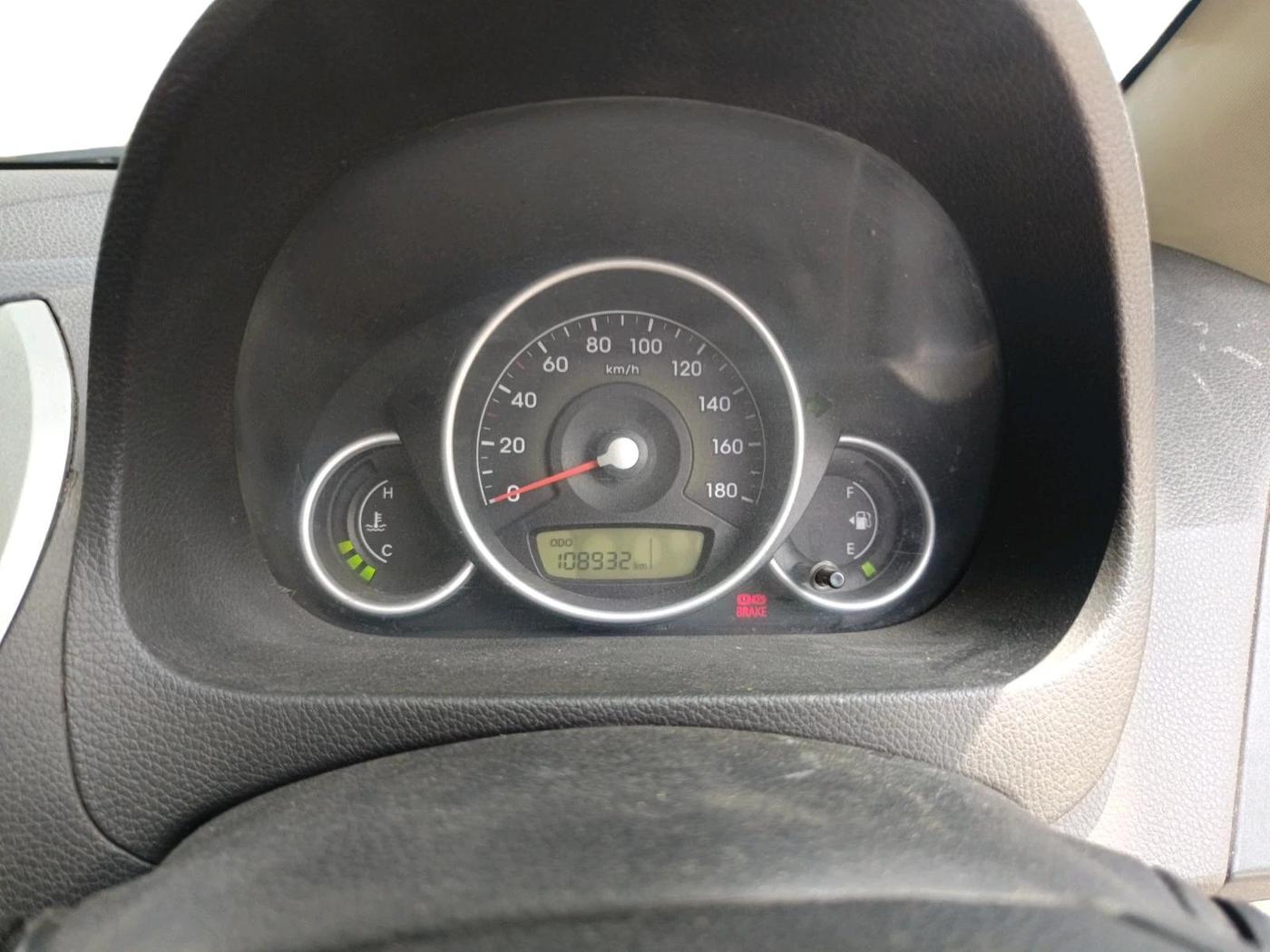 2016 Hyundai Eon MAGNA +, Petrol, Manual, 1,08,932 km, interior