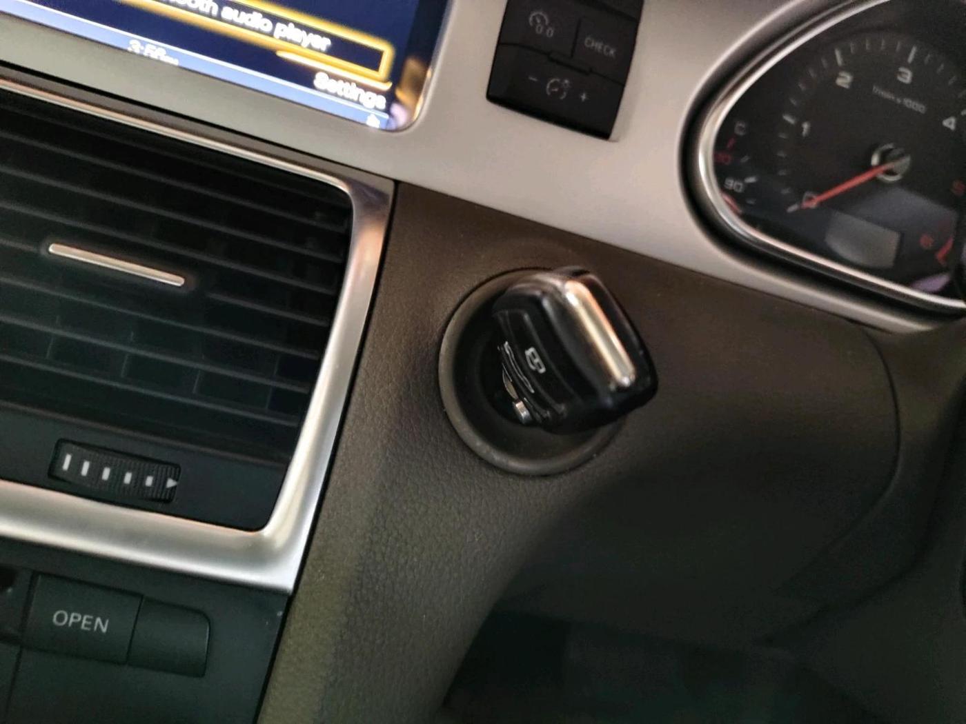 2013 Audi Q7 3.0 TDI QUATTRO, Diesel, Automatic, 99,749 km, interior