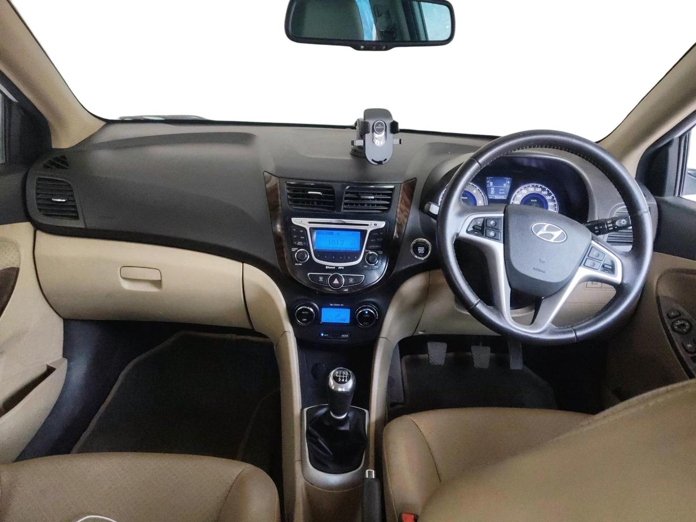 2012 Hyundai Verna FLUIDIC 1.6 CRDI SX OPT, Diesel, Manual, 36,408 km, interior