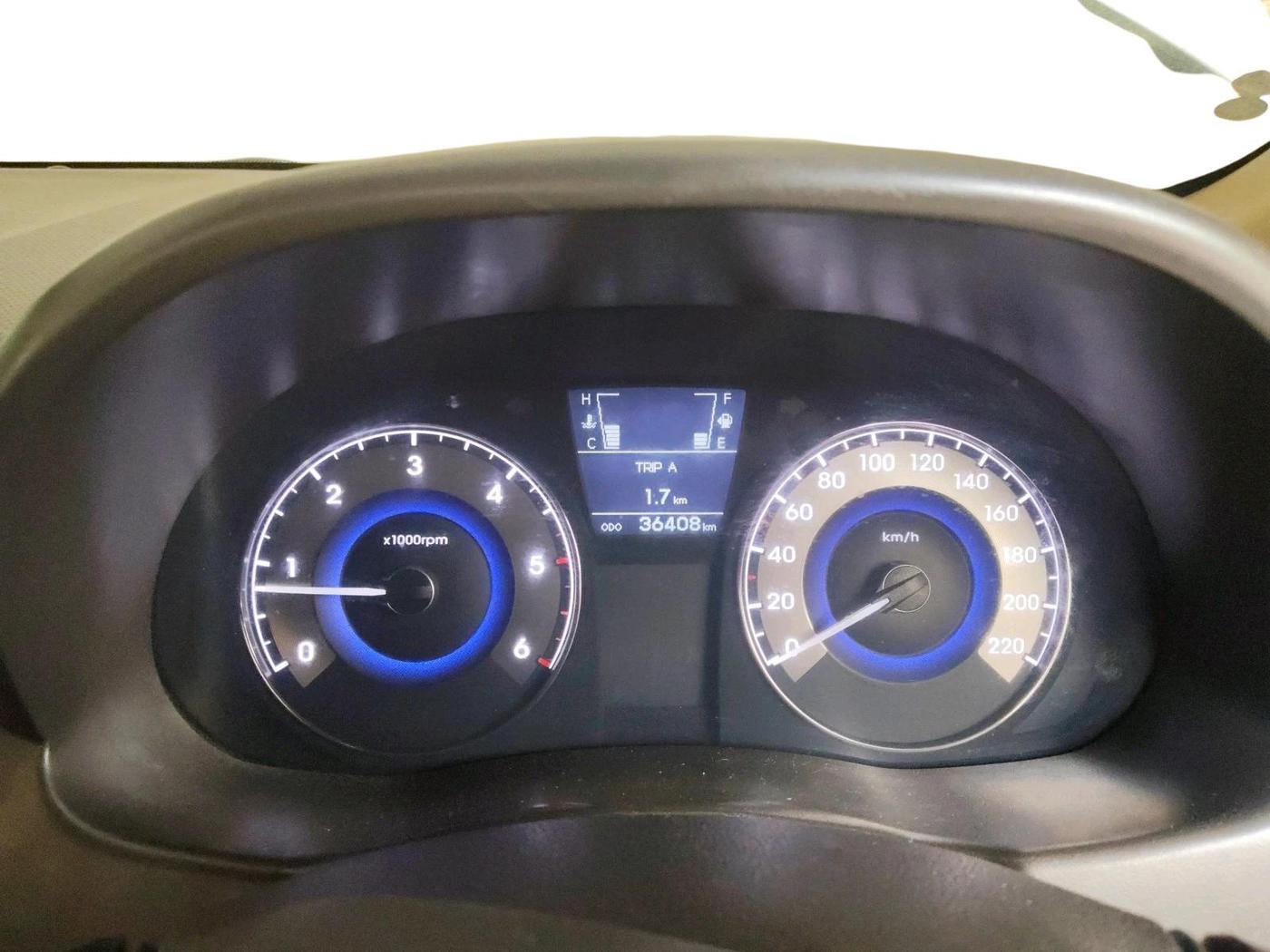 2012 Hyundai Verna FLUIDIC 1.6 CRDI SX OPT, Diesel, Manual, 36,408 km, interior