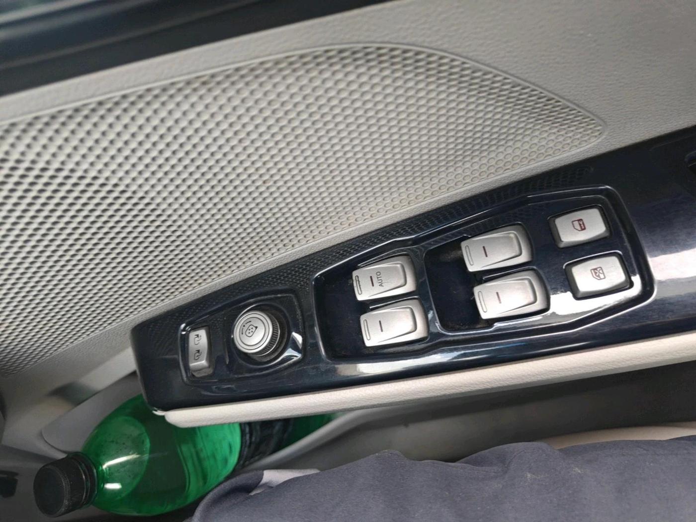 2019 Mahindra XUV300 W8 (O) 1.5 DIESEL, Diesel, Manual, 94,207 km, interior