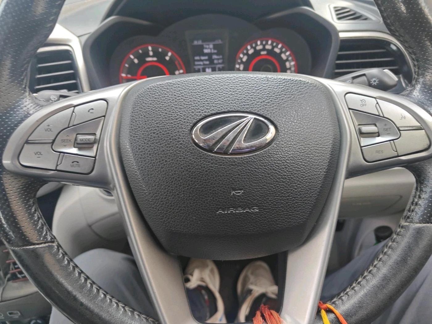 2019 Mahindra XUV300 W8 (O) 1.5 DIESEL, Diesel, Manual, 94,207 km, interior