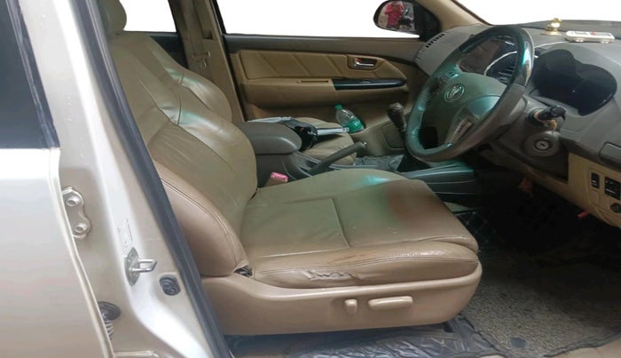 2013 Toyota Fortuner 3.0 4X2 MT, Diesel, Manual, 1,58,956 km, interior