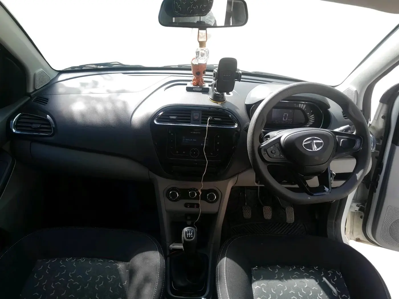 2023 Tata Tiago XT PETROL, Petrol, Manual, 14,736 km, interior