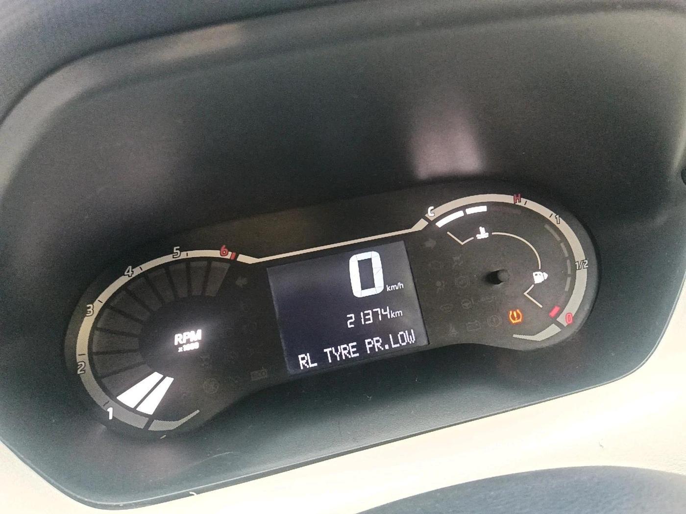 2024 Nissan MAGNITE XE, Petrol, Manual, 21,374 km, interior