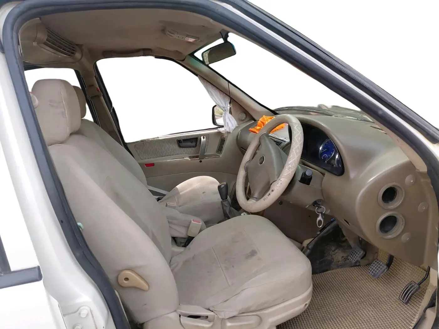2012 Tata Safari 4X2 EX DICOR 2.2 VTT, Diesel, Manual, 1,19,156 km, interior