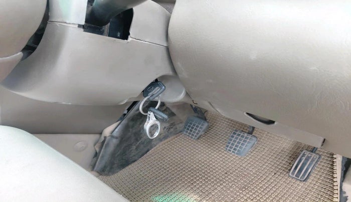 2012 Tata Safari 4X2 EX DICOR 2.2 VTT, Diesel, Manual, 1,19,155 km, interior