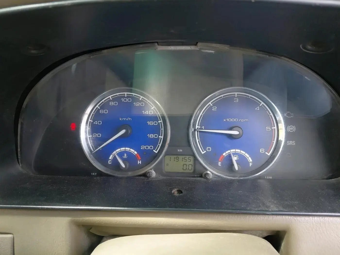 2012 Tata Safari 4X2 EX DICOR 2.2 VTT, Diesel, Manual, 1,19,156 km, interior