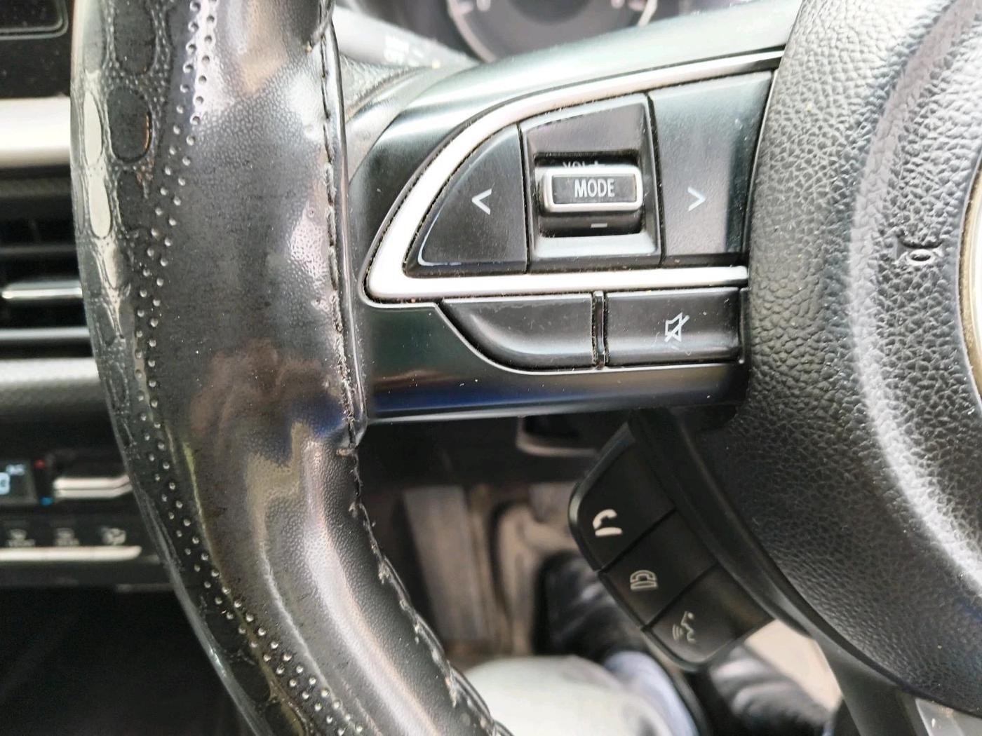 2022 Maruti BREZZA VXI SMART HYBRID, Petrol, Manual, 68,540 km, interior