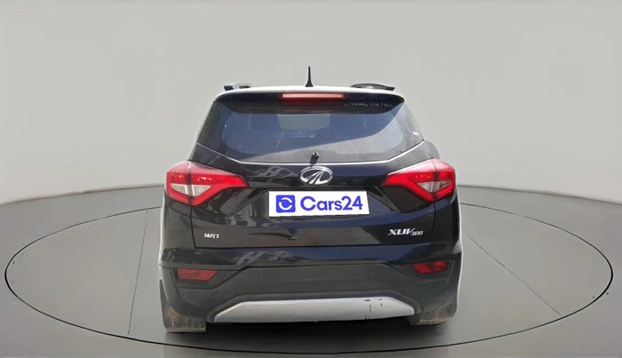 2020 Mahindra XUV300 W8 (O) 1.5 DIESEL, Diesel, Manual, 1,38,452 km, exterior