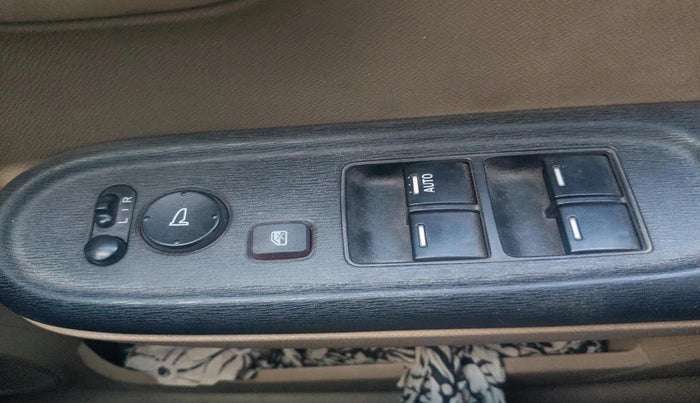 2015 Honda Amaze 1.5L I-DTEC SX, Diesel, Manual, 1,40,484 km, interior