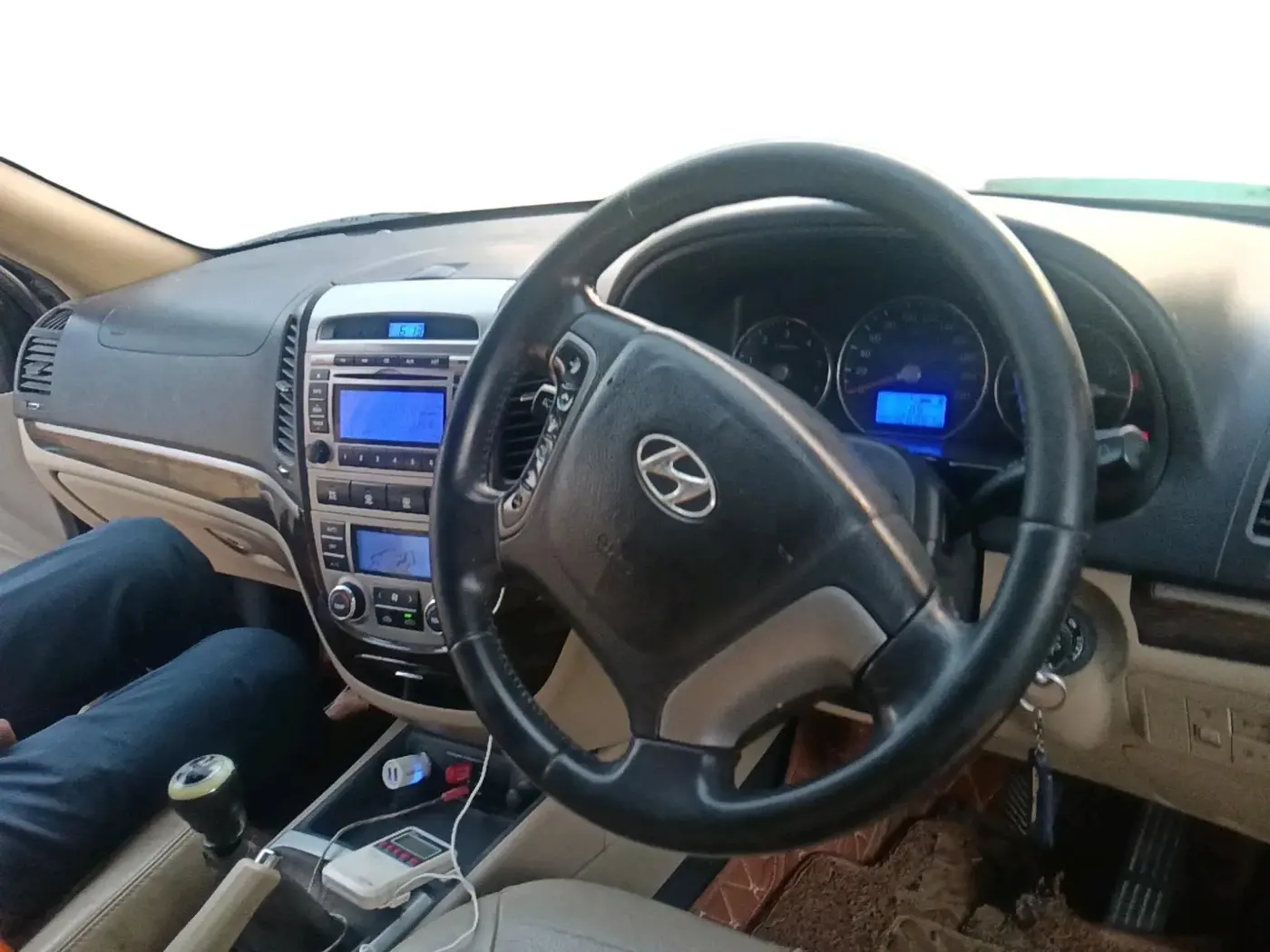2013 Hyundai Santa Fe 2 WD, Diesel, Manual, 1,26,957 km, interior