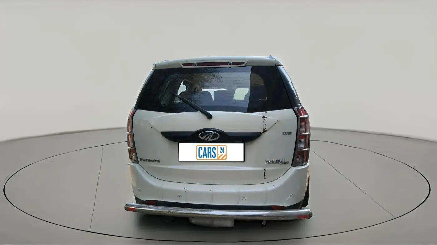2015 Mahindra XUV500 W6, Diesel, Manual, 2,05,000 km, exterior