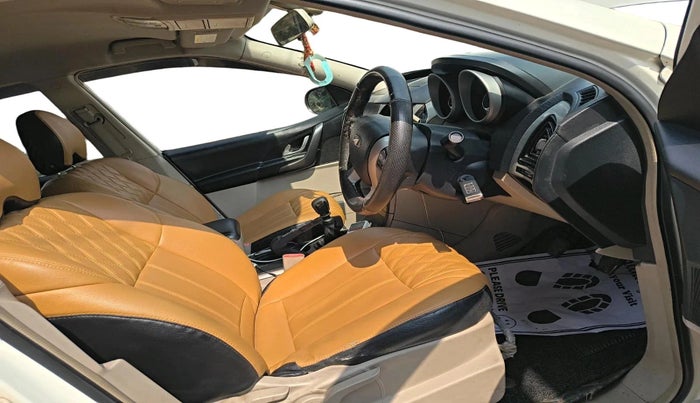 2015 Mahindra XUV500 W6, Diesel, Manual, 2,02,914 km, interior