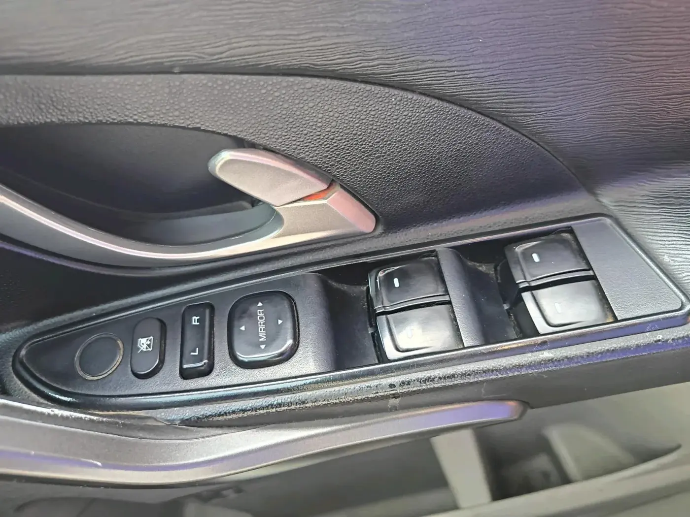 2015 Mahindra XUV500 W6, Diesel, Manual, 2,05,000 km, interior